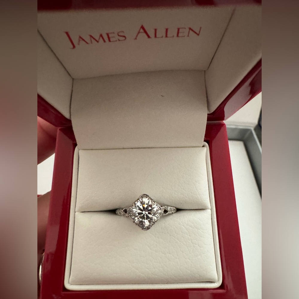 Elegant White Gold Wedding Set